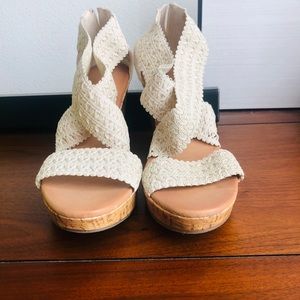 Super cute wedge shoes NWOT